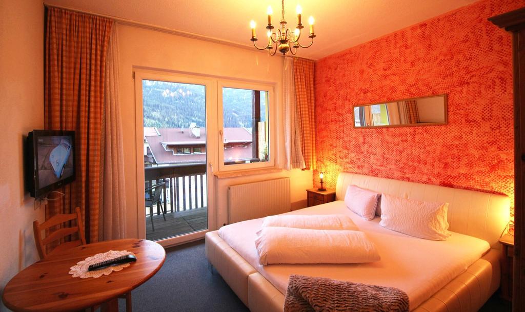 Europa Pension Tirol Fliess Esterno foto