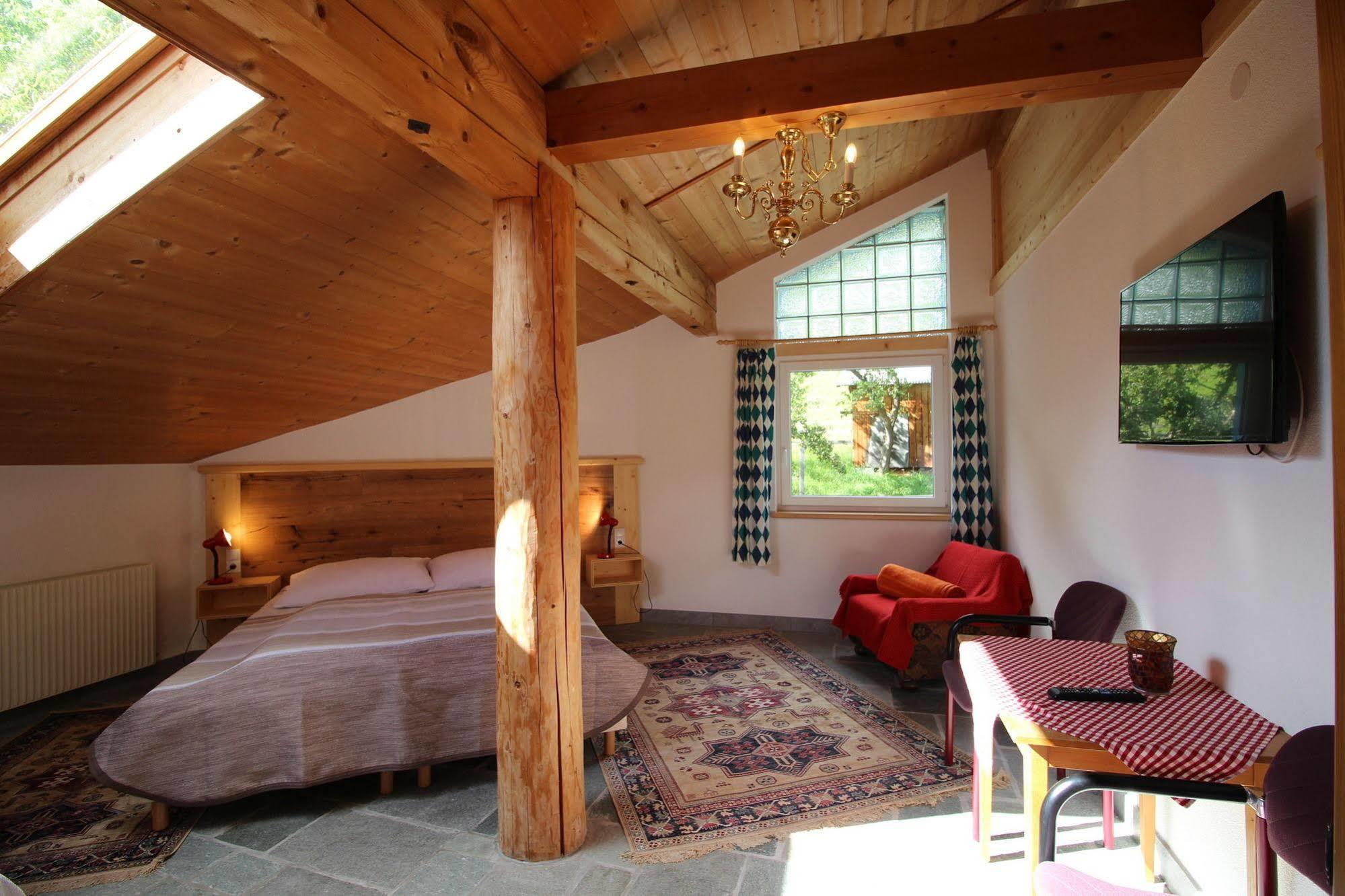 Europa Pension Tirol Fliess Esterno foto