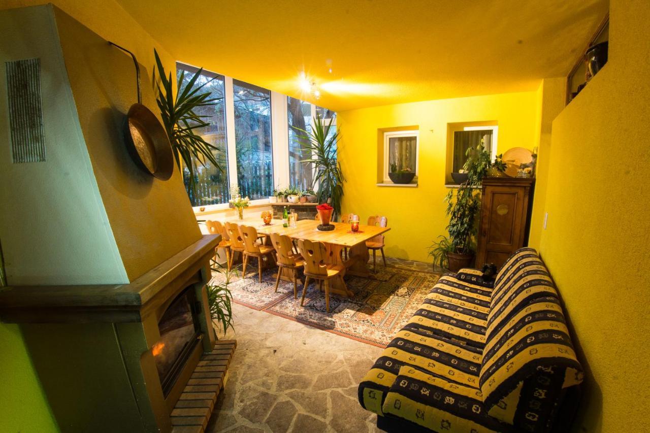 Europa Pension Tirol Fliess Esterno foto