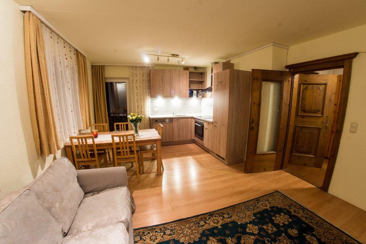 Europa Pension Tirol Fliess Esterno foto