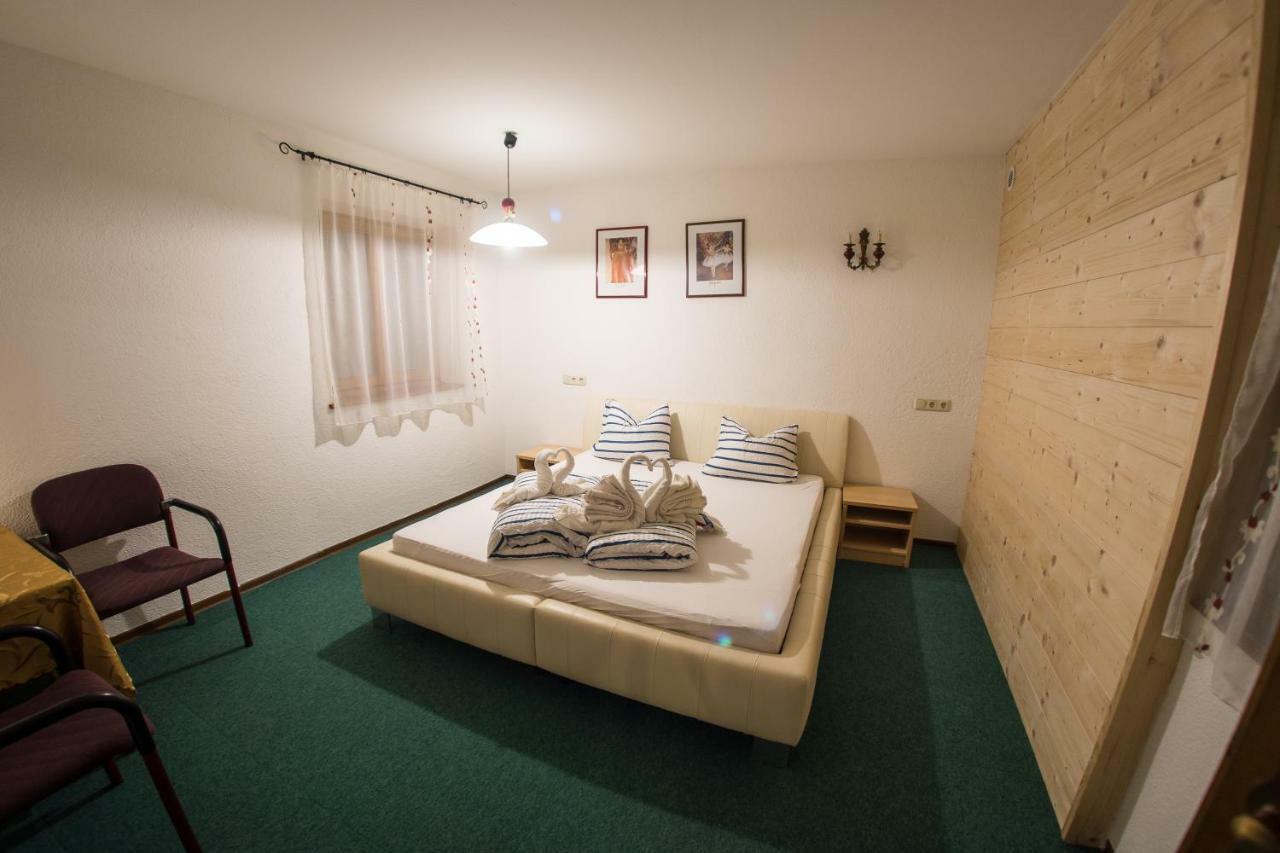 Europa Pension Tirol Fliess Esterno foto