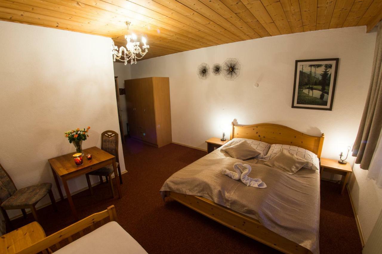 Europa Pension Tirol Fliess Esterno foto