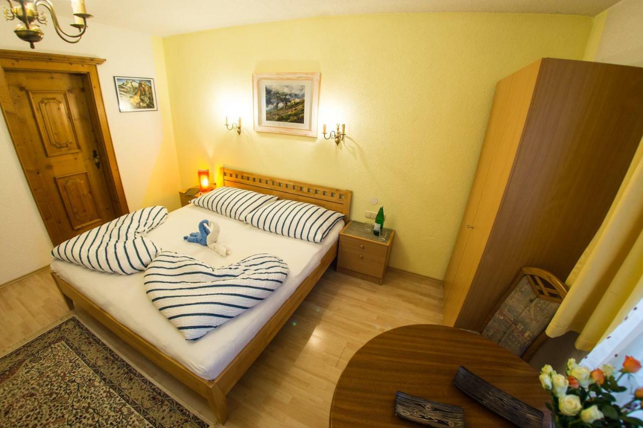 Europa Pension Tirol Fliess Esterno foto