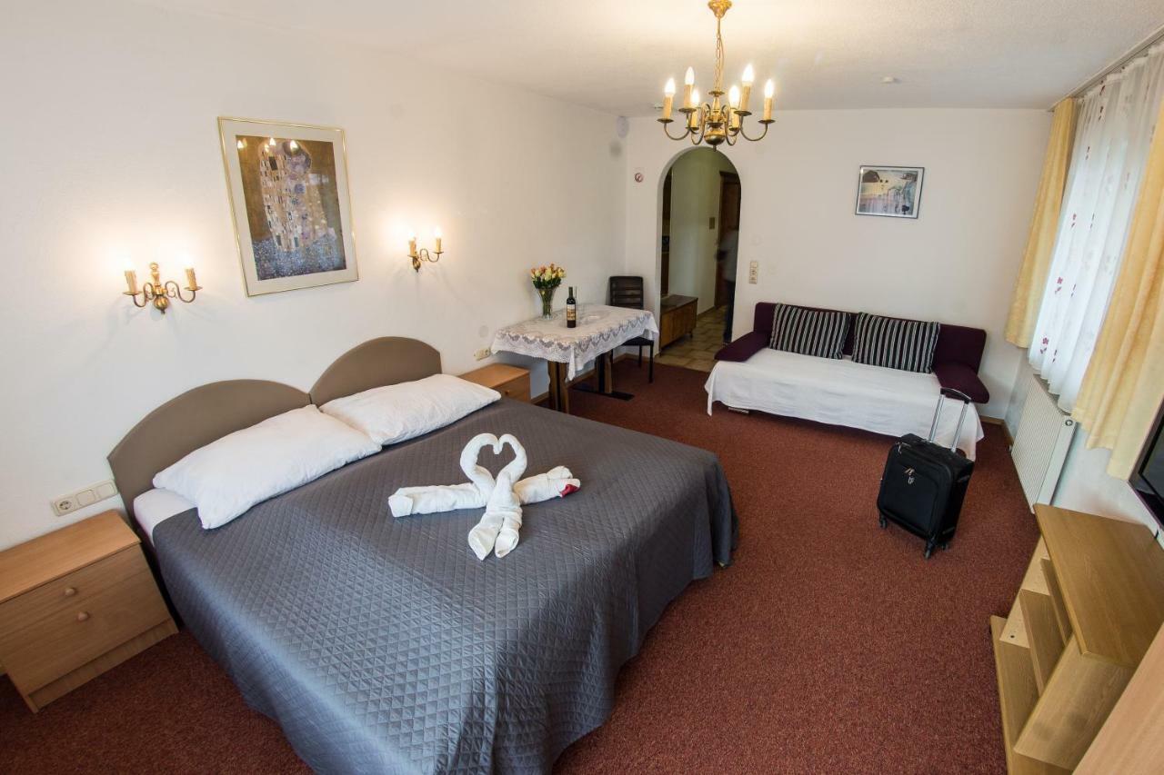 Europa Pension Tirol Fliess Esterno foto